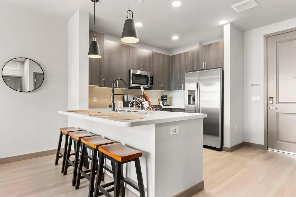 Cozysuites Phx Roro Gym, Pool, Pets, Parking! #7 Phoenix